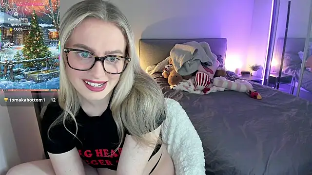 jjulietterose online show from December 2025 10:09:02 PM