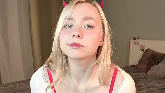 AccaCroyle online show from October 2025 08:20:02 PM