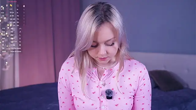 AccaCroyle online show from April 2026 05:19:01 PM