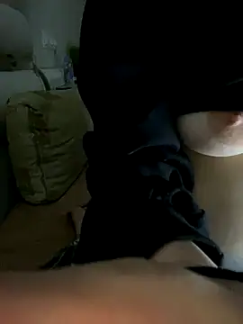 missevacrystal online show from November 2025 08:52:02 PM