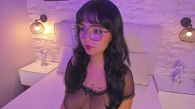 Snapshot of Little_vel chatting on July 2026 12:35:02 AM Little vel online show from July 2026 12:35:02 AM