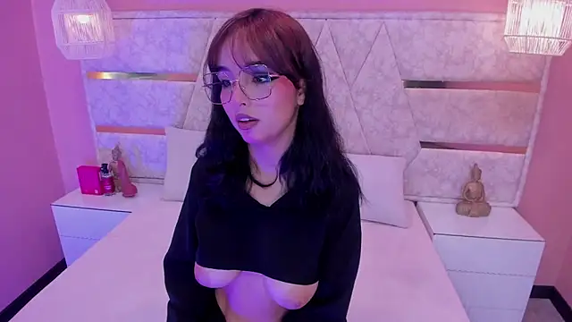 Little vel online show from April 2026 07:58:02 PM