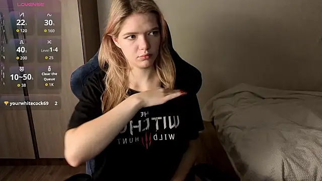 Snapshot of KatanaSVibe chatting on October 2025 01:31:01 PM KatanaSVibe online show from October 2025 01:31:01 PM