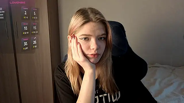 Snapshot of KatanaSVibe chatting on October 2025 11:42:02 AM KatanaSVibe online show from October 2025 11:42:02 AM