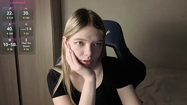 Snapshot of KatanaSVibe chatting on December 2025 11:14:01 AM KatanaSVibe online show from December 2025 11:14:01 AM