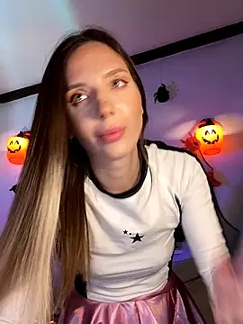 LINA ALL EYES ON YOU online show from October 2025 05:46:01 PM