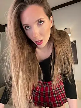 LINA ALL EYES ON YOU online show from March 2026 07:15:01 PM