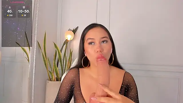 Jazmiinee online show from November 2025 08:01:02 PM