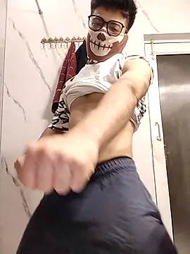 mrmasseur06 online show from April 2026 06:47:01 PM