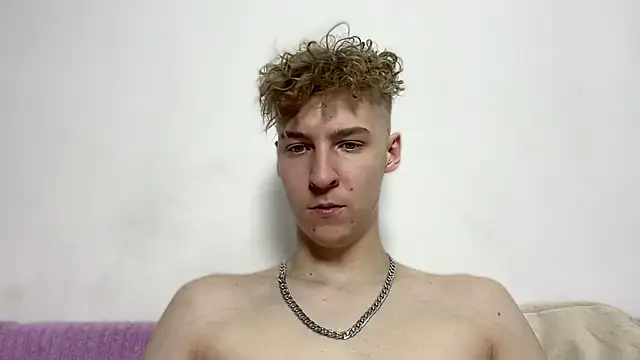 Snapshot of MrSexyCum4U chatting on February 2026 09:58:01 PM MrSexyCum4U online show from February 2026 09:58:01 PM