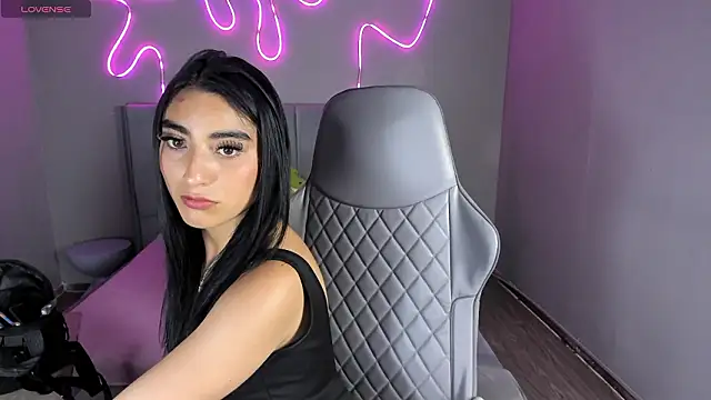 Emma and Issac online show from February 2026 08:16:01 PM