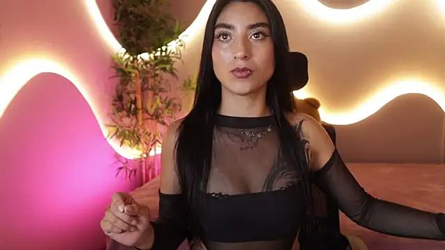 Emma and Issac online show from April 2026 10:28:01 PM