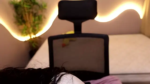 Emma and Issac online show from March 2026 09:59:01 AM