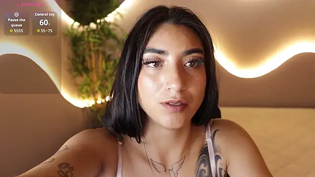 Emma and Issac online show from March 2026 08:52:02 AM