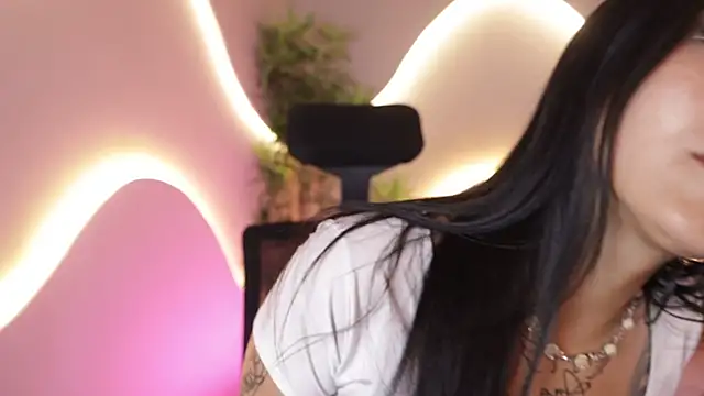 Emma and Issac online show from April 2026 08:43:01 PM