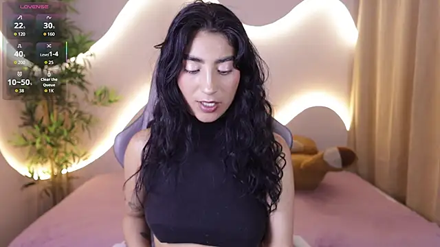 Emma and Issac online show from December 2025 04:34:02 AM