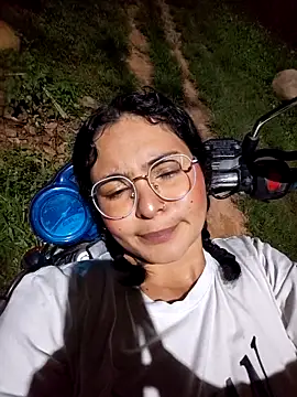 Snapshot of Lily-o chatting on October 2025 11:05:02 PM Lily-o online show from October 2025 11:05:02 PM