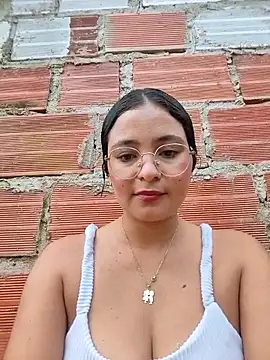 Snapshot of Lily-o chatting on November 2025 09:29:02 PM Lily-o online show from November 2025 09:29:02 PM