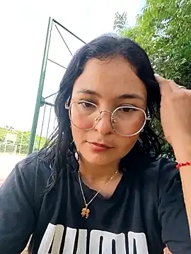 Snapshot of Lily-o chatting on December 2025 02:29:02 PM Lily-o online show from December 2025 02:29:02 PM