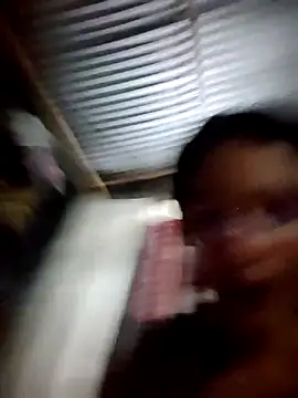 Snapshot of Lily-o chatting on November 2025 01:10:01 AM Lily-o online show from November 2025 01:10:01 AM