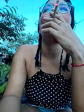 Snapshot of Lily-o chatting on October 2025 10:33:02 PM Lily-o online show from October 2025 10:33:02 PM