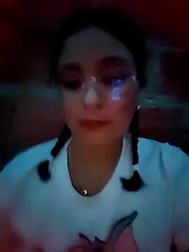 Snapshot of Lily-o chatting on November 2025 10:46:02 PM Lily-o online show from November 2025 10:46:02 PM