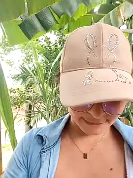 Snapshot of Lily-o chatting on October 2025 08:32:02 PM Lily-o online show from October 2025 08:32:02 PM