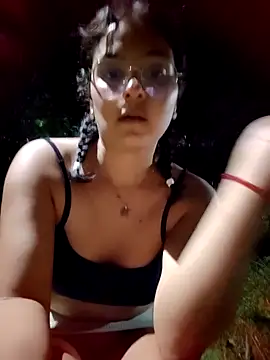 Snapshot of Lily-o chatting on November 2025 12:36:02 AM Lily-o online show from November 2025 12:36:02 AM