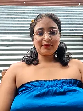 Snapshot of Lily-o chatting on October 2025 09:15:02 PM Lily-o online show from October 2025 09:15:02 PM