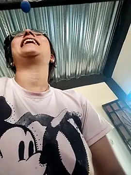 Snapshot of Lily-o chatting on November 2025 02:16:02 PM Lily-o online show from November 2025 02:16:02 PM