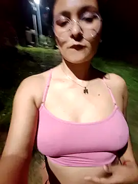 Snapshot of Lily-o chatting on November 2025 03:22:01 AM Lily-o online show from November 2025 03:22:01 AM