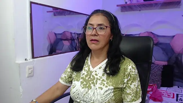 AmandaPeet online show from October 2025 08:33:01 PM