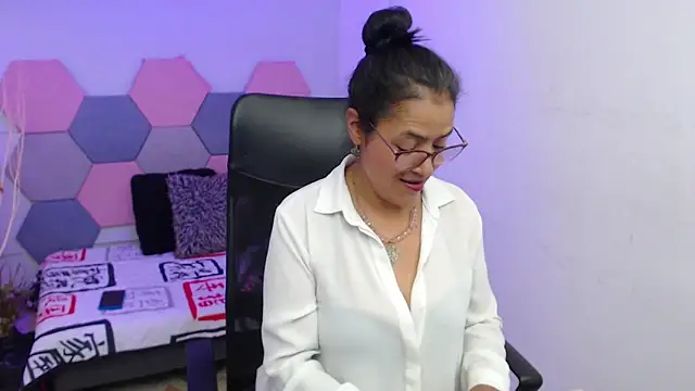 AmandaPeet online show from November 2025 07:51:02 PM