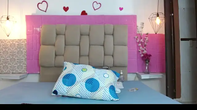 Snapshot of Damary_Leon chatting on December 2025 07:08:02 PM Damary Leon online show from December 2025 07:08:02 PM