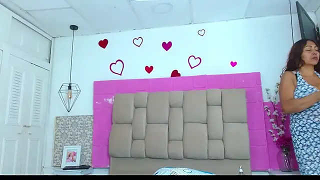 Snapshot of Damary_Leon chatting on November 2025 07:18:02 PM Damary Leon online show from November 2025 07:18:02 PM