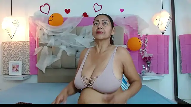 Snapshot of Damary_Leon chatting on October 2025 07:13:02 PM Damary Leon online show from October 2025 07:13:02 PM