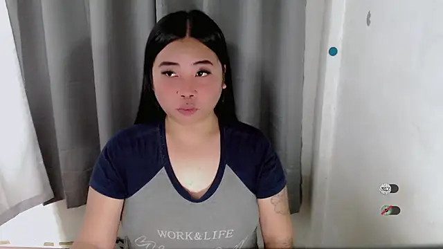 Snapshot of Yhana_Slut chatting on September 2025 04:29:02 AM Yhana Slut online show from September 2025 04:29:02 AM