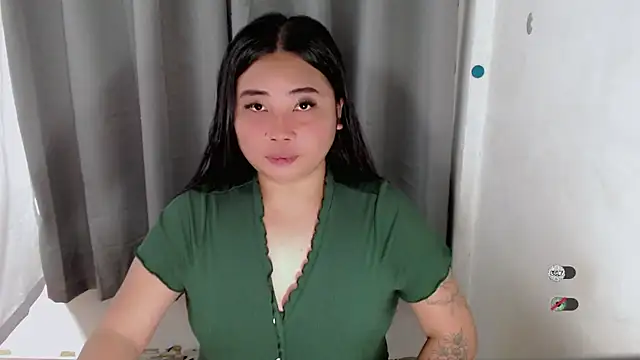 Snapshot of Yhana_Slut chatting on September 2025 05:14:02 AM Yhana Slut online show from September 2025 05:14:02 AM