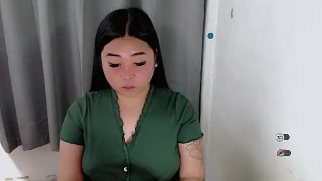 Snapshot of Yhana_Slut chatting on September 2025 01:22:01 PM Yhana Slut online show from September 2025 01:22:01 PM