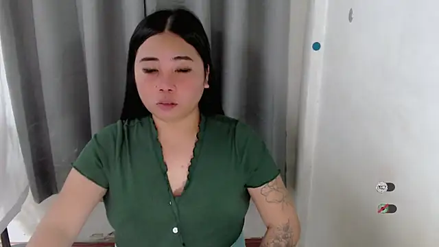 Snapshot of Yhana_Slut chatting on September 2025 02:09:01 PM Yhana Slut online show from September 2025 02:09:01 PM