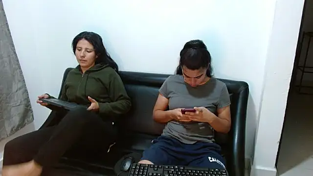 Arieeel 09 online show from October 2025 11:15:02 PM