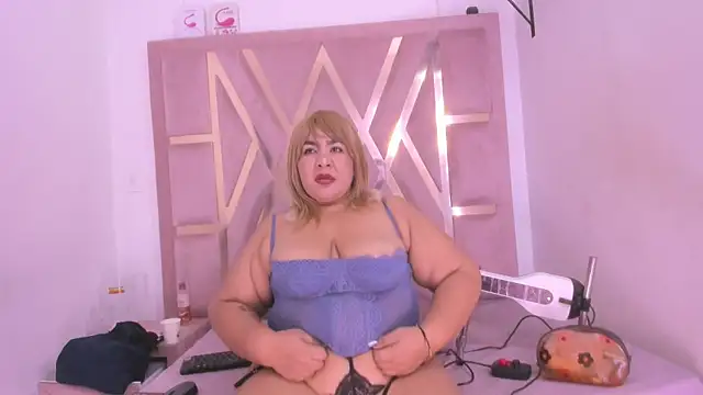 Snapshot of samantaasm chatting on November 2025 08:46:02 PM samantaasm online show from November 2025 08:46:02 PM