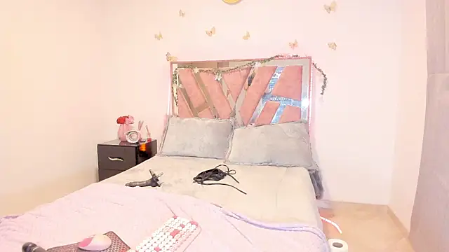 Ella Lenox online show from November 2025 12:58:02 AM