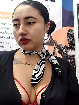 Snapshot of AMATISTA__16 chatting on May 2026 12:30:01 PM AMATISTA 16 online show from May 2026 12:30:01 PM