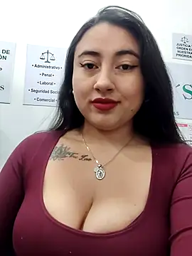 Snapshot of AMATISTA__16 chatting on June 2026 12:22:01 PM AMATISTA 16 online show from June 2026 12:22:01 PM