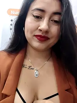 Snapshot of AMATISTA__16 chatting on June 2026 12:25:02 PM AMATISTA 16 online show from June 2026 12:25:02 PM