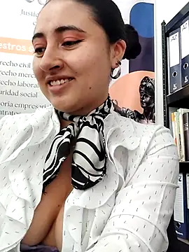 Snapshot of AMATISTA__16 chatting on May 2026 12:24:02 PM AMATISTA 16 online show from May 2026 12:24:02 PM