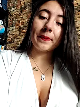 Snapshot of AMATISTA__16 chatting on July 2026 12:18:02 PM AMATISTA 16 online show from July 2026 12:18:02 PM