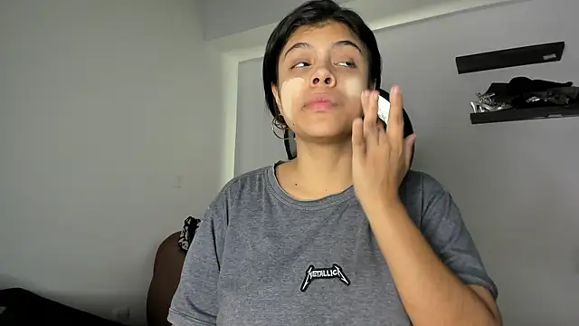 Aleja-02 online show from September 2025 08:36:01 PM