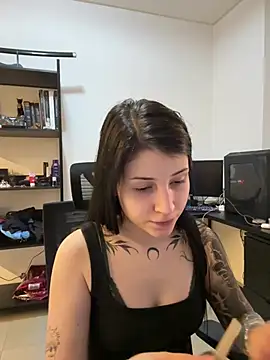 Snapshot of Privad_ravenna chatting on May 2026 08:48:01 PM Privad ravenna online show from May 2026 08:48:01 PM